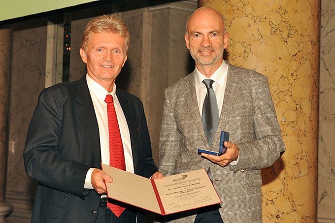 Dr. Johannes Schobel Auszeichnung